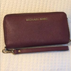 Micheal Kors wristlet wallet